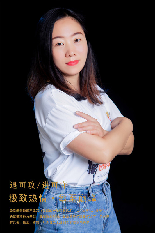 教务老师—张敏