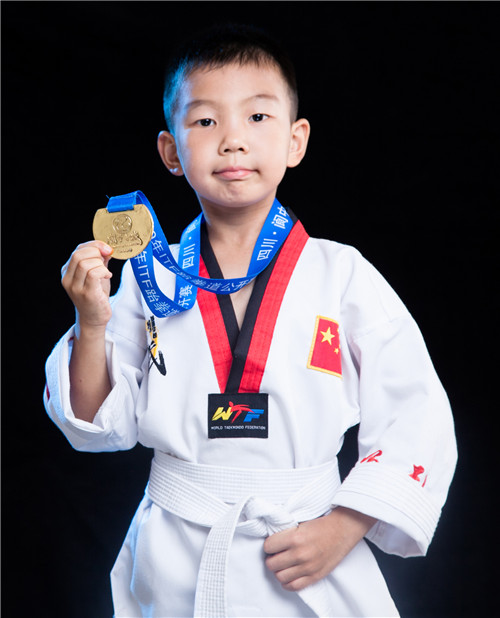 闫锦宇